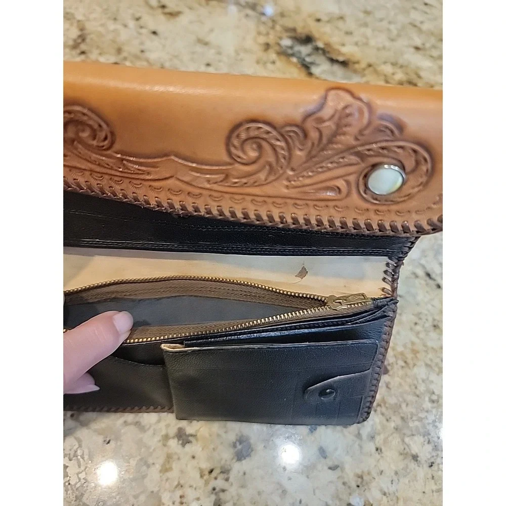 Vintage Hand Tooled Brown Leather Long Billfold Wallet Pocket Pearl Snaps